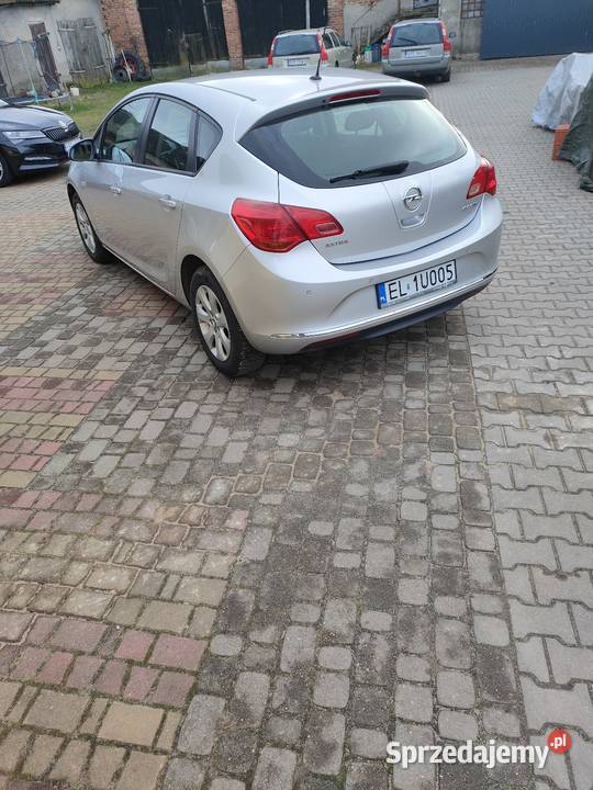 Opel Astra J benzyna gaz 2014 kupiony w polskim salonie Poddębice