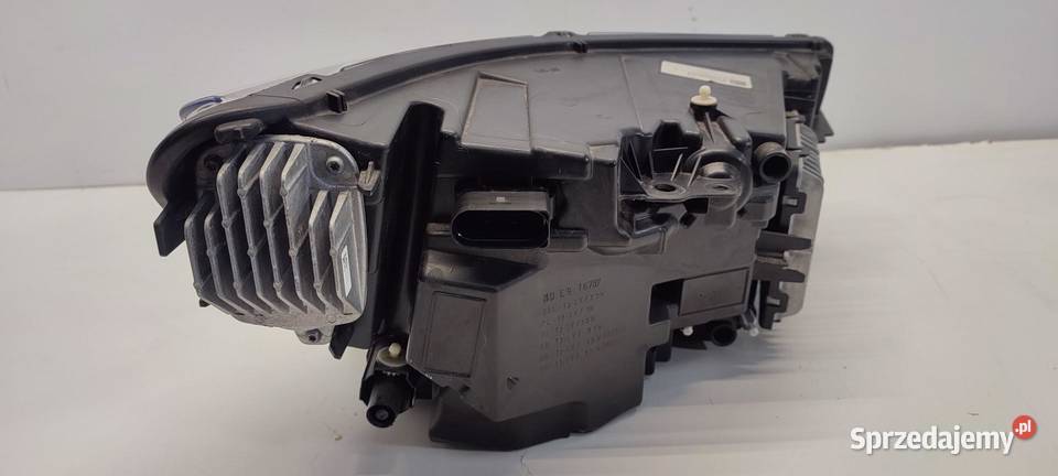 VOLVO XC40 LAMPA LEWY PRZÓD RHD ANGLIK 31655984