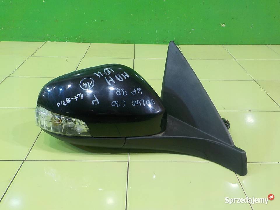 VOLVO C30 LIFT 16 D 10r 3D lusterko prawe Suków