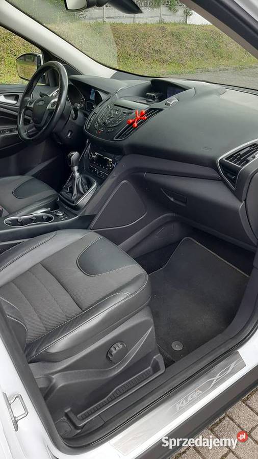 Ford Kuga stan bezwypadkowy biały