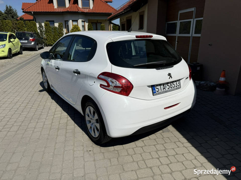 Peugeot 208 14 HDi 68 Klimatyzacja Opony