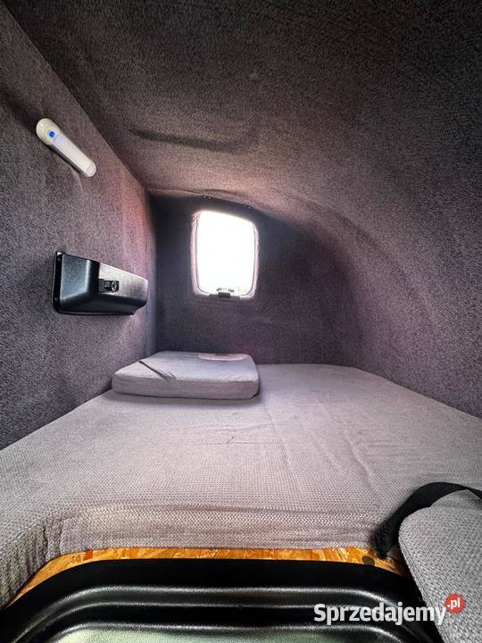 Renault Master 23D 165 9 Europalet z windą 2019r Dobroszyce sprzedam
