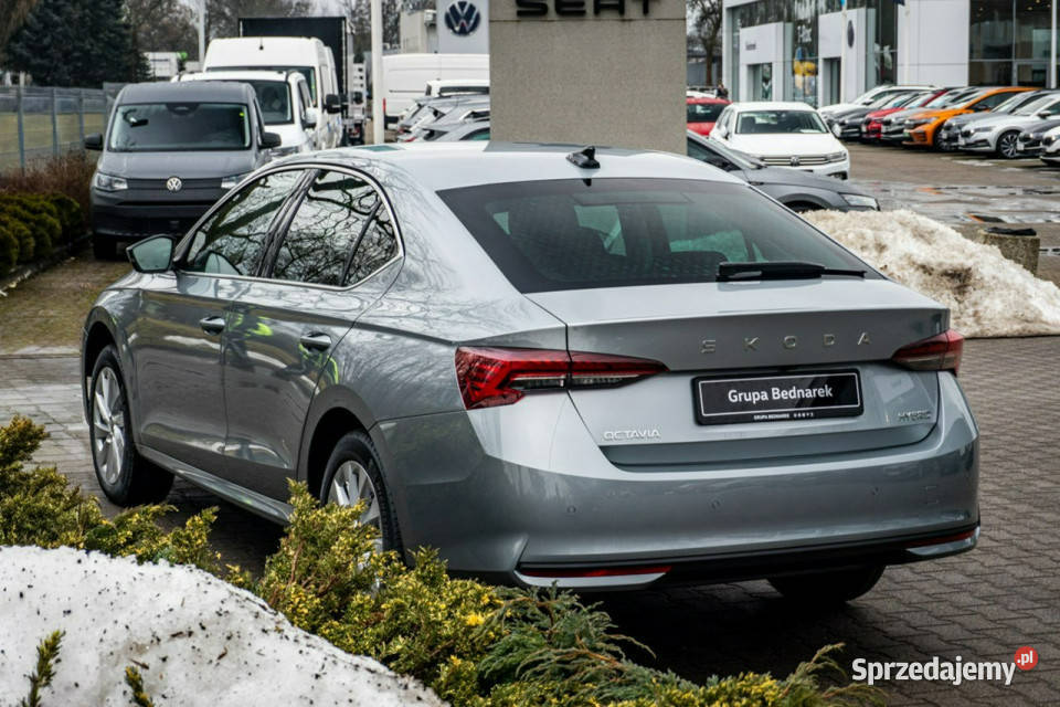koda Octavia Drive Selection 15 TSI mHEV 150 DSG łódzkie