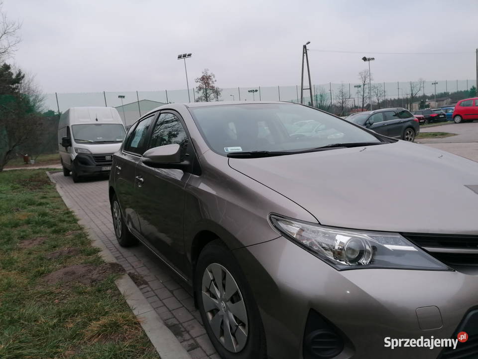 Toyota Auris 133 VVTi Active 2013 r sprzedam