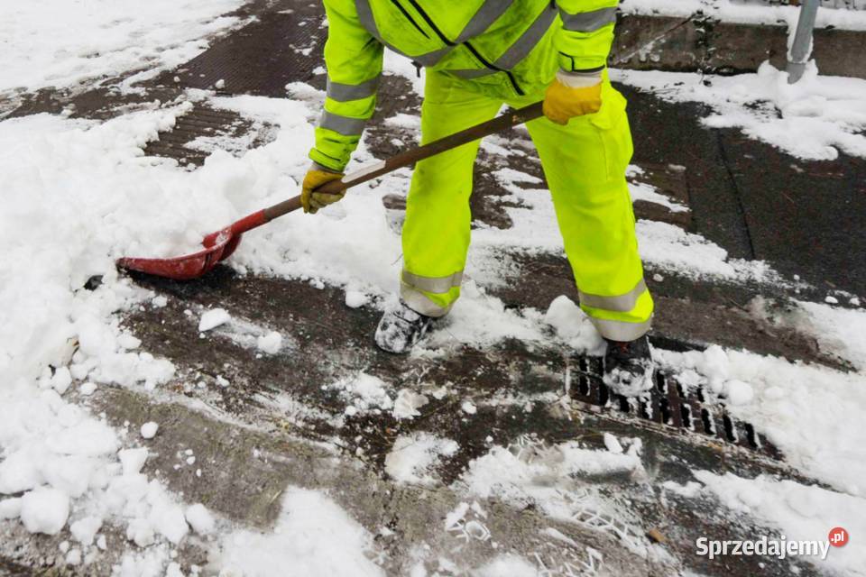 Odśnieżanie parkingów wjazdów posesji Olsztyn