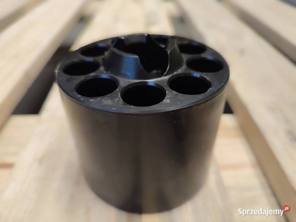 Cylinder pompy skrzyni E718100430012 Fendt 700 Wilkowo sprzedam