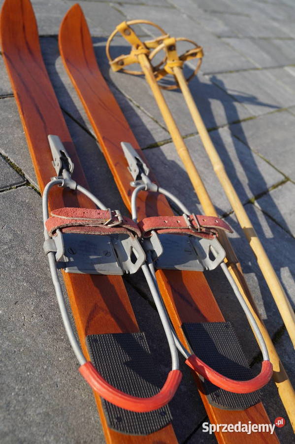 Stare narty drewniane 110 kijki w komplecie Pruchnik