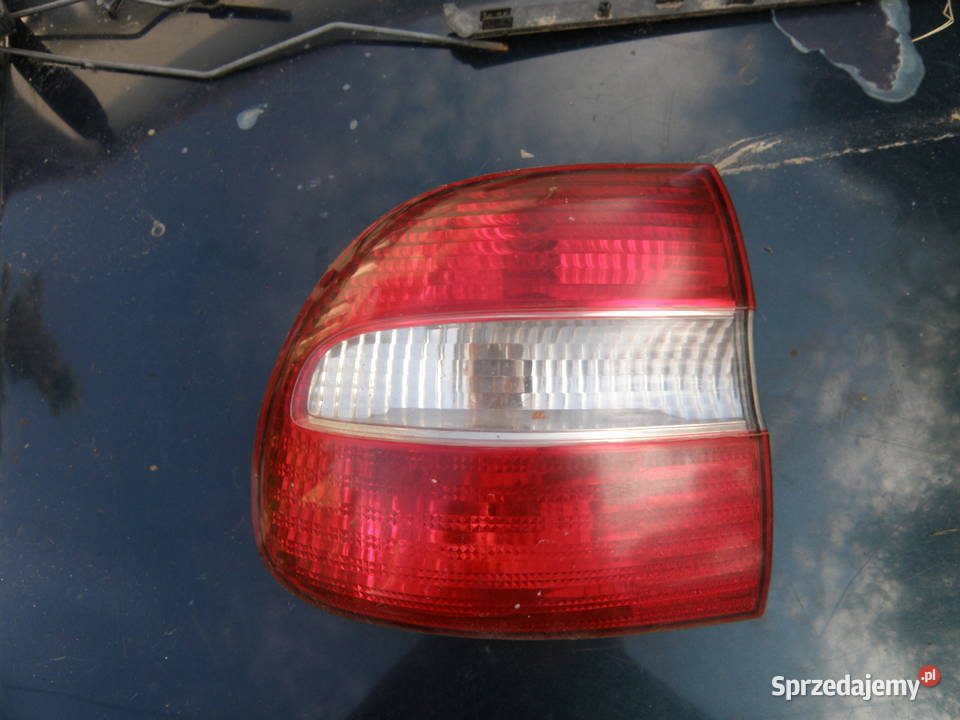 Lampa tylna prawa lewa Volvo v40 0004 lift osobowe Oświetlenie Kraków