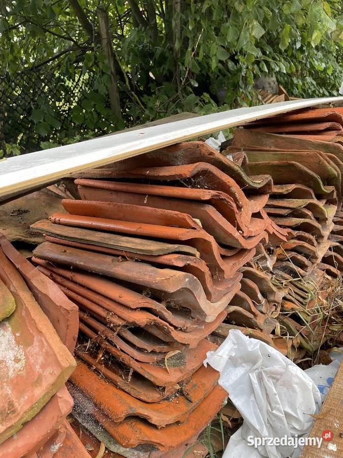 900 ceramicznej dachówki porozbiórkowej