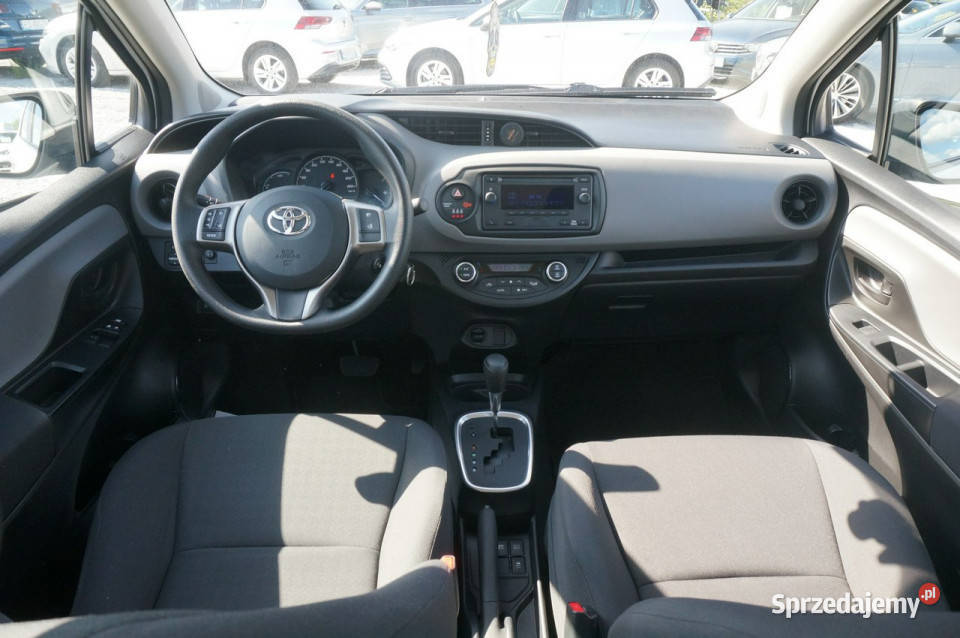 Toyota Yaris HYBRID 100 ACTIVE Salon FV23 biały