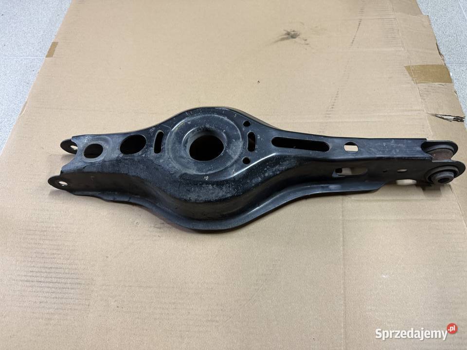 Toyota Chr 18 hybryda wahacz dolny tył oryginał