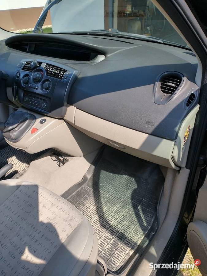 Samochód osobowy Renault scenic 2 radio / CD Łazy sprzedam