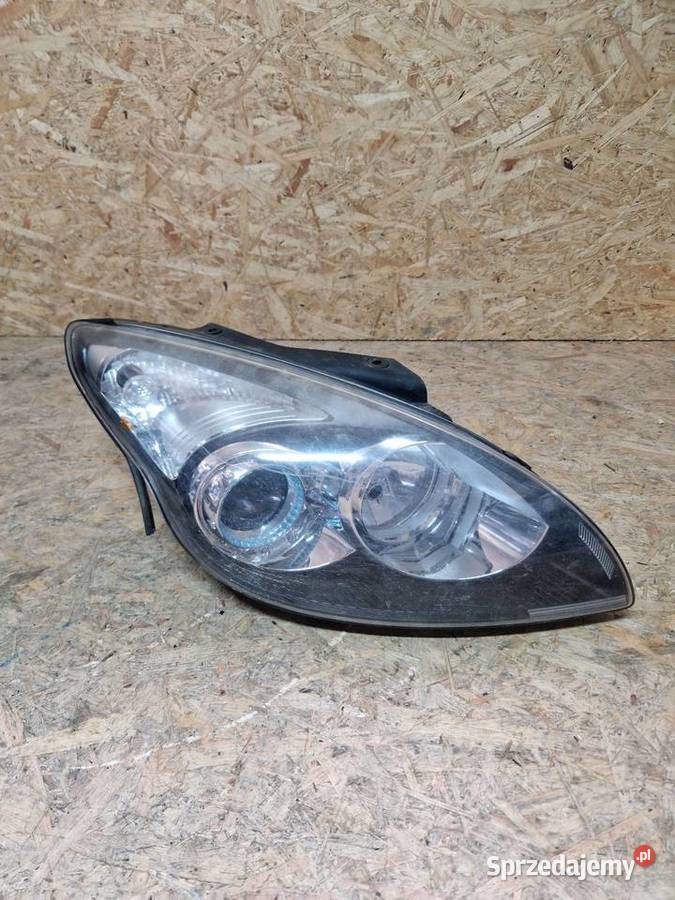 Hyundai I30 Lampa prawy przód 921022R000 Europa