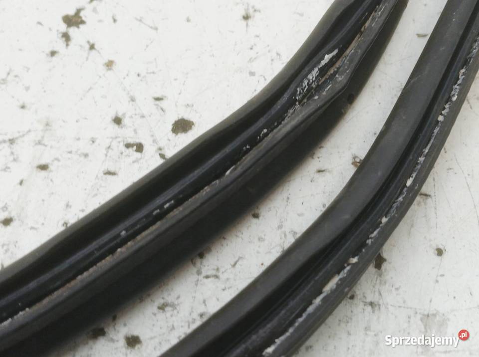 USZCZELKA KLAPY BAGAŻNIKA F21 COUPE 3D Bmw Seria Rok produkcji 2013