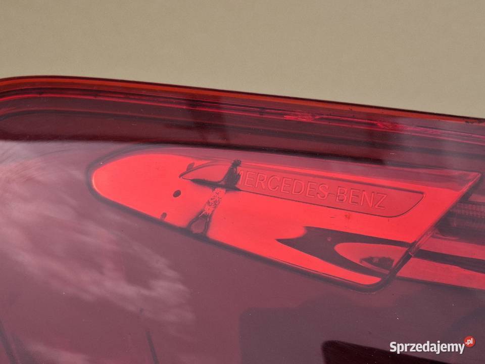 MERCEDES AKLASA W176 LIFT LAMPA LEWY TYŁ LEWA Bieleń
