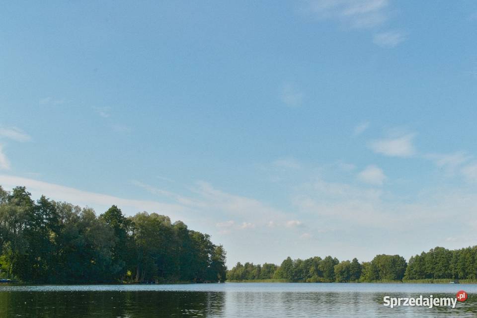 Działka jeziorem z linią brzegową i bezterminową
