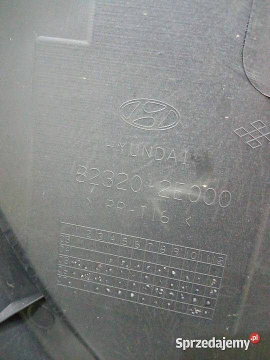 TAPICERKA BOCZEK PRAWY PRZÓD PRZEDNI 823202E00 Rok produkcji 2008