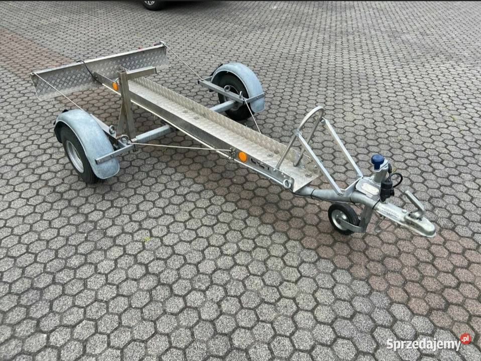 Przyczepa do przewozu motocykla marki Wolf lawety Zagwiździe