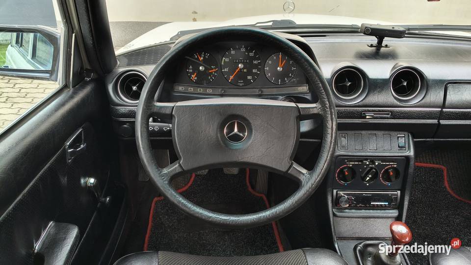 Mercedes W123 300D 1981 Klasyczna Beczka z Zgierz