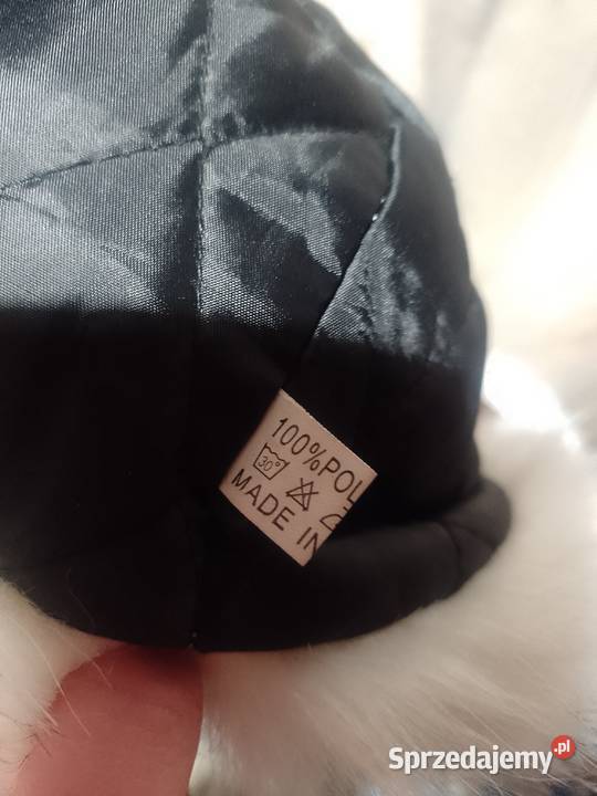 Ekskluzywna biała futrzana czapka zimowa z Kraków sprzedam