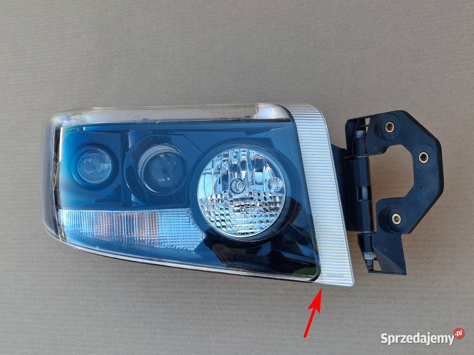 RENAULT PREMIUM REFLEKTOR PRAWY LAMPA PRAWA Bieleń