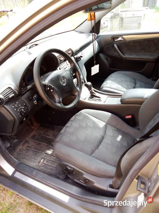MercedesBenz C180 z 2004 roku nieuszkodzony Mosty