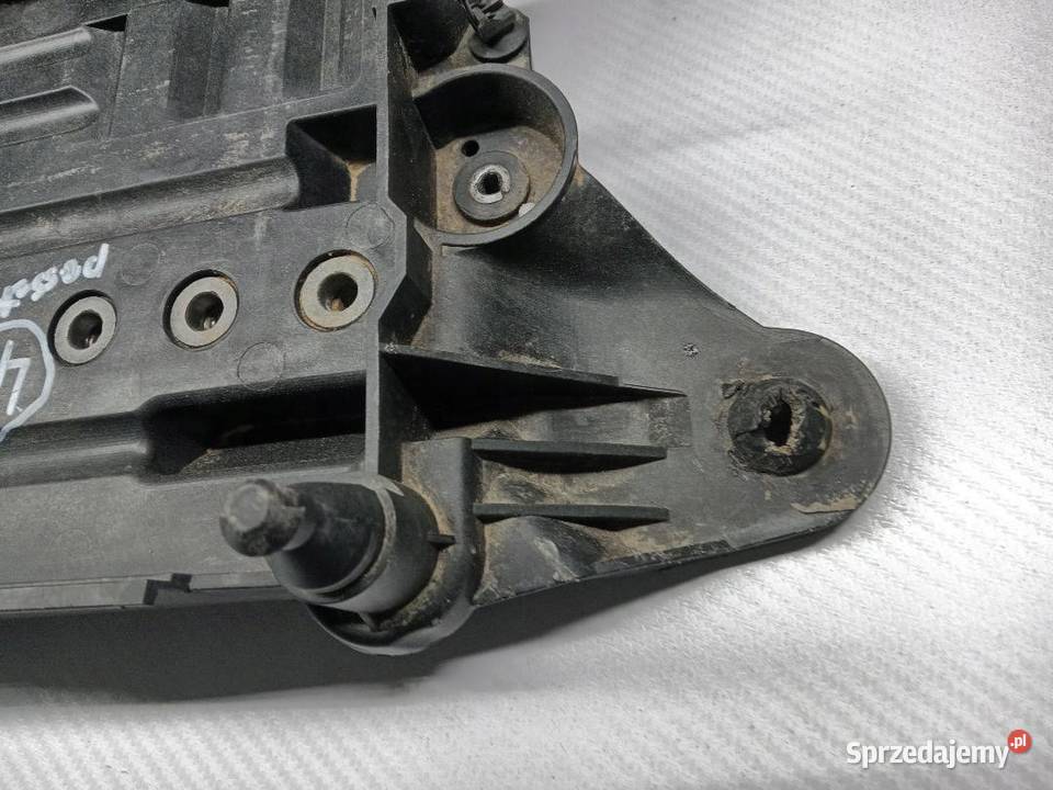 PODSTAWA AKUMULATORA VW PASSAT B8 5Q0915321J osobowe