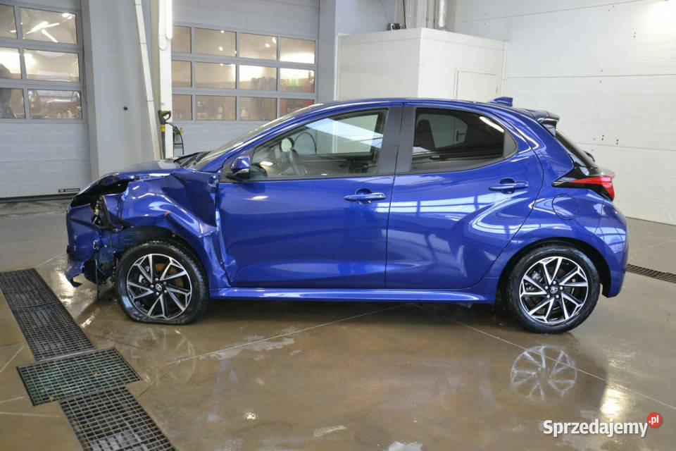 Toyota Yaris 15 benzyna 115 hybryda full led uszkodzony Kęty