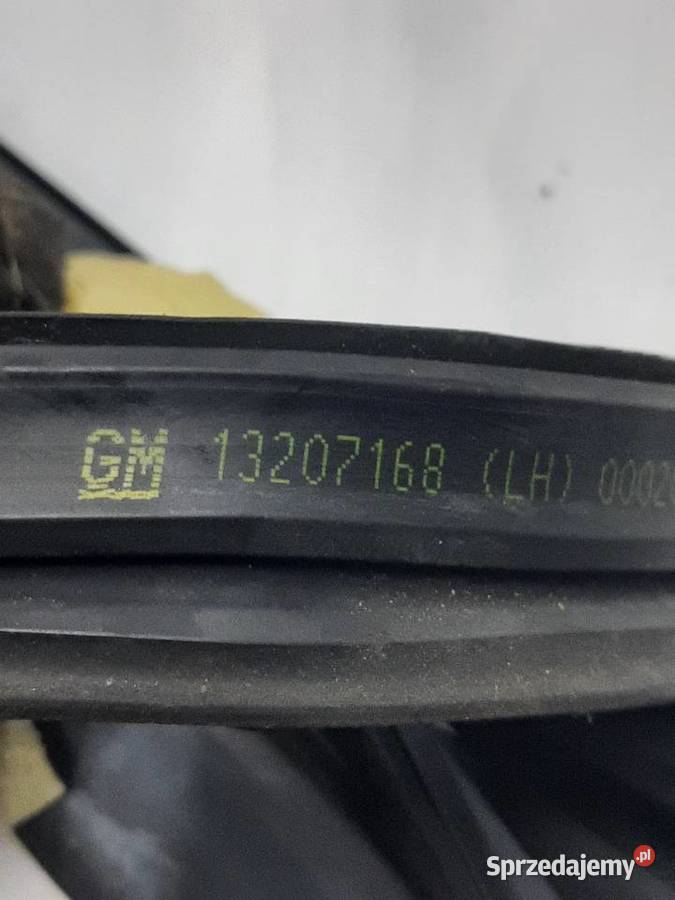 Opel Astra H HB lewa uszczelka drzwi na słupku Uszczelki Ksawerów
