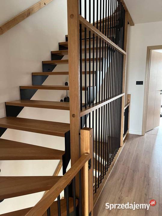 Schody dębowe jesionowe belki stalowe