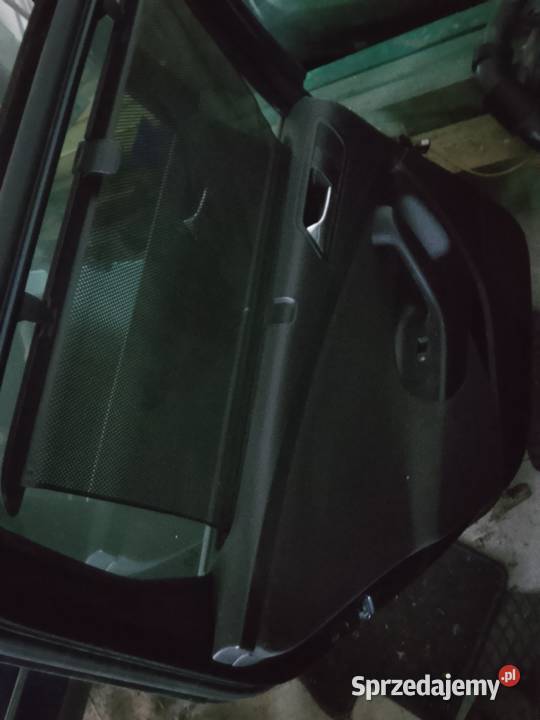 Passat B6 kombi tapicerka drzwi z roletą Horodło sprzedam