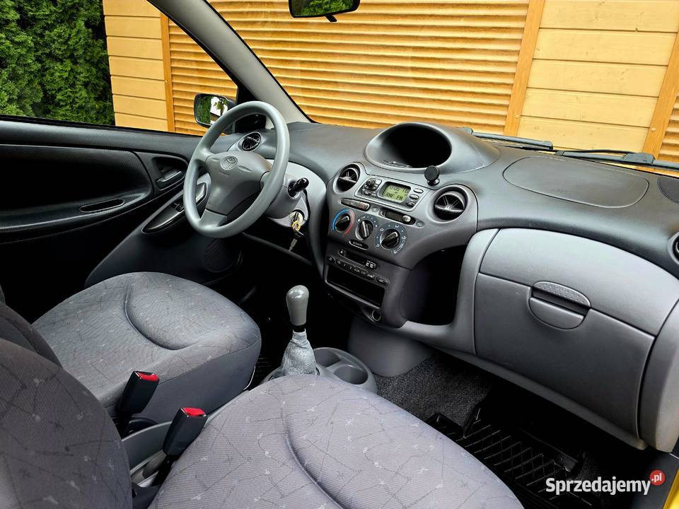 Toyota Yaris 10 benzyna PÓŁAUTOMAT Yaris Strzyżów