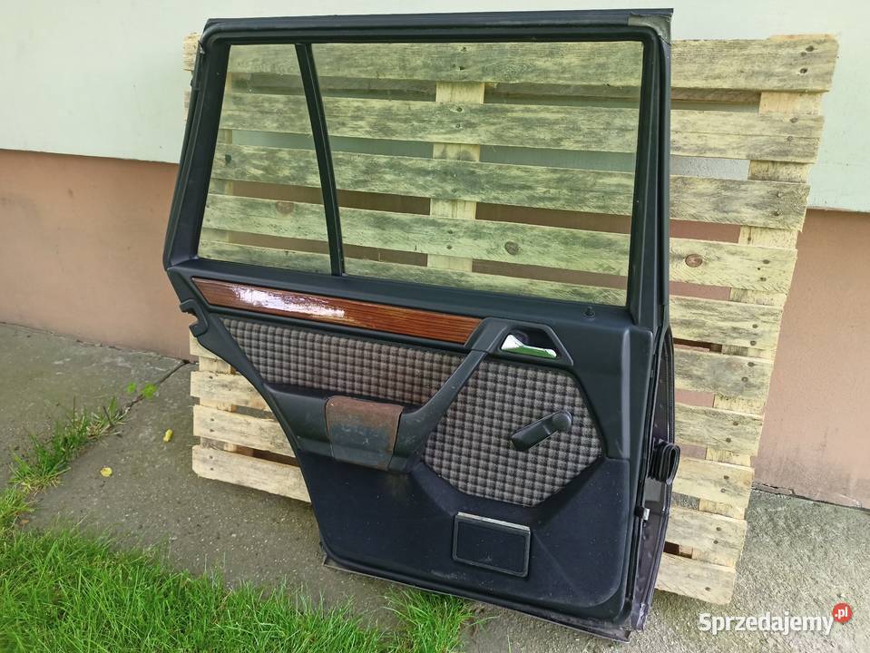 Mercedes W124 TE kombi drzwi lewe tył tylne Sieradz