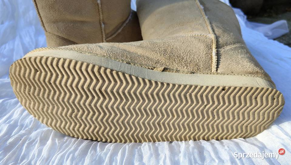 Beżowe buty 39 botki śniegowce na zimę ciepłe