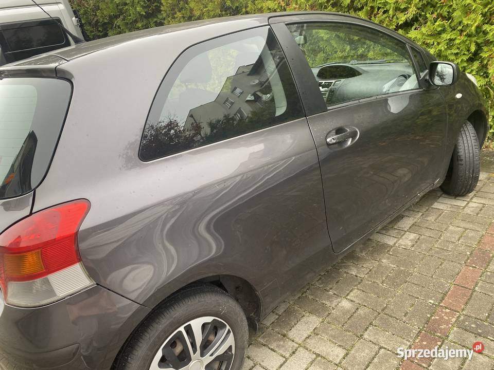 Ekonomiczną Toyota Yaris 10 benzyna 2009 stan b pomorskie Gdynia
