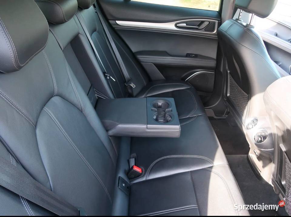 Alfa Romeo Stelvio TI Sport Q4 20 280