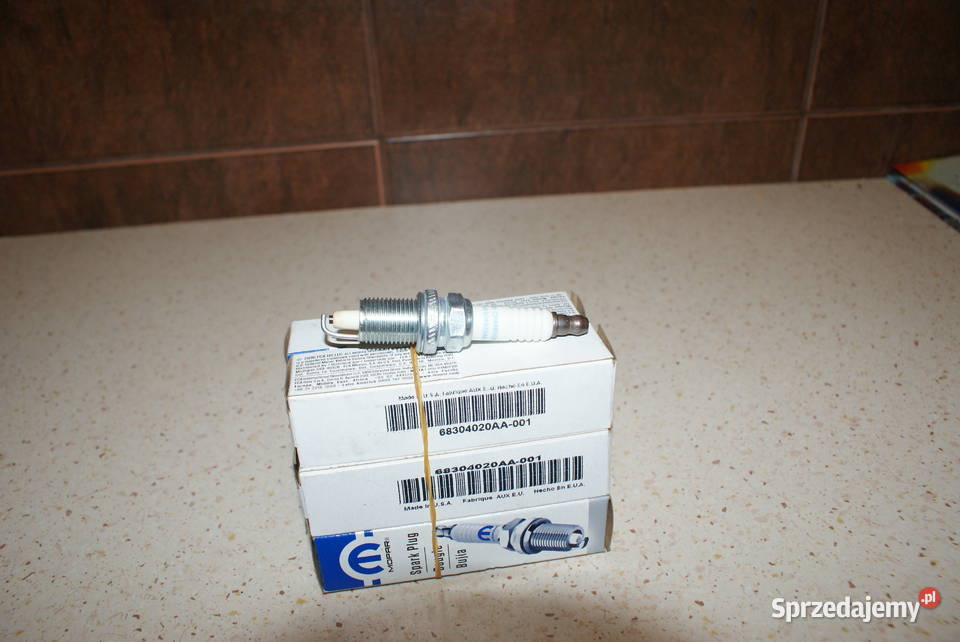 MOPAR 68304020AA ŚWIECA ZAPŁANOWA DOGE mazowieckie Białobrzegi sprzedam