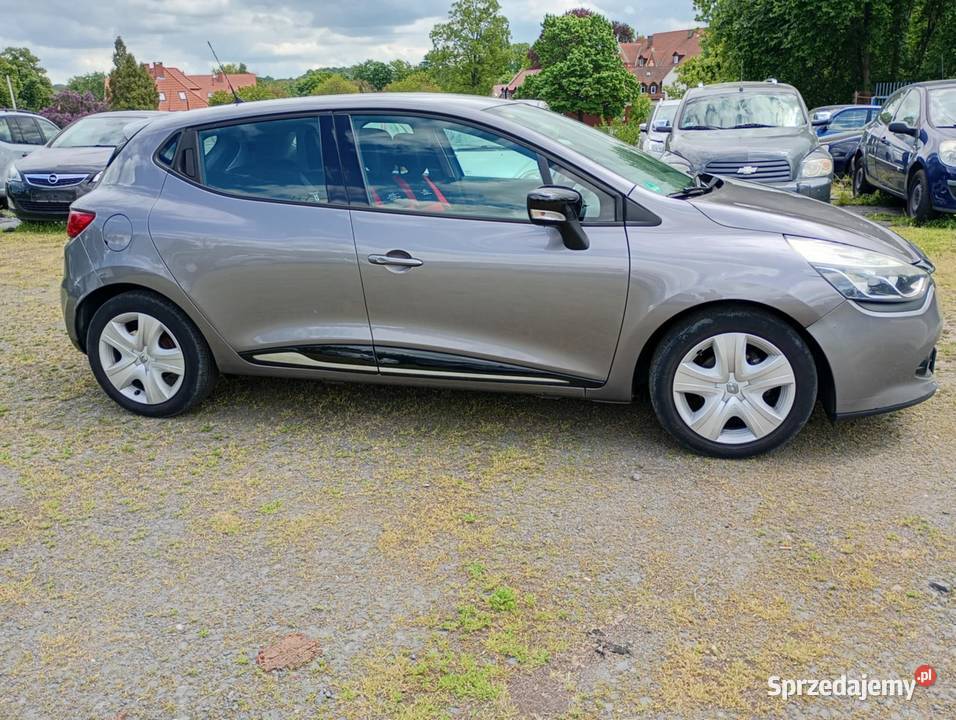 Renault Clio IV Rok produkcji 2014 Lubań