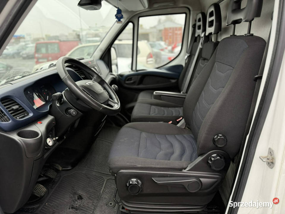 Iveco Daily 35S14 35S14N 30 CNG plandeka winda manualna Wojkowice