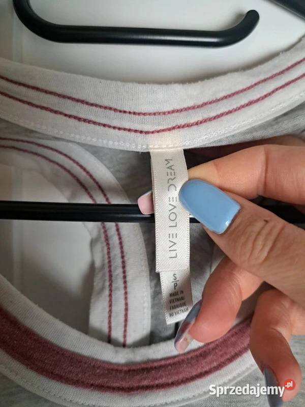 Top sportowy Live Love Dream w szarym kolorze z Trąbki Wielkie