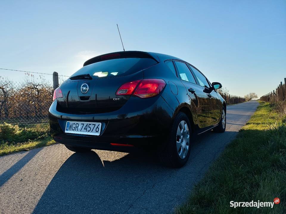 Opel Astra J 17 CDTI 110 Doinwestowany