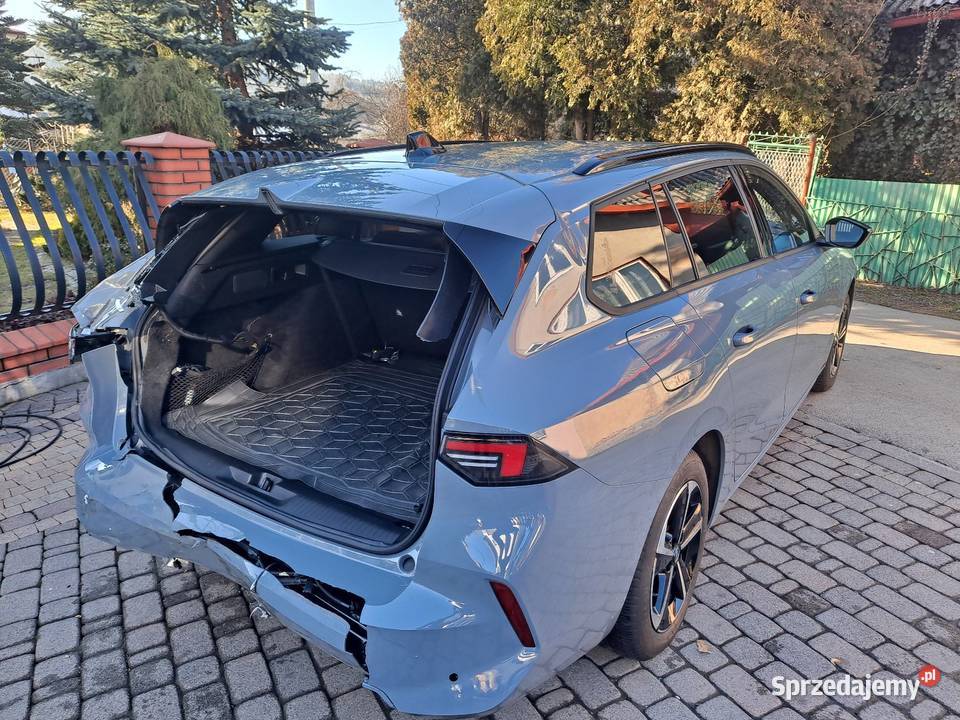 Opel Astra 12 Turbo 130 Sports Tourer manualna Milówka