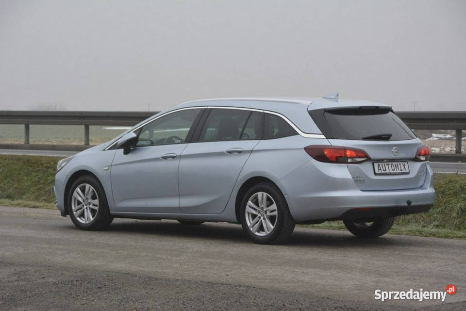 Opel Astra 16CDTI doinwestowany bezwypadkowy światła przeciwmgielne