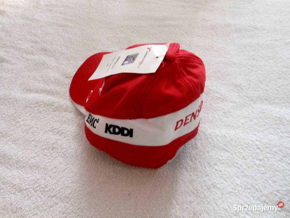 Dwie koszulki i czapeczka przeznaczone ekip Bukowo