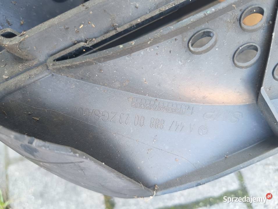 Atrapa grill Mercedes Vito w447 z emblematem Syców