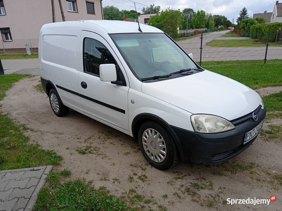 Opel combo 13 cdti Rok produkcji 2010 Motoryzacja Bródki
