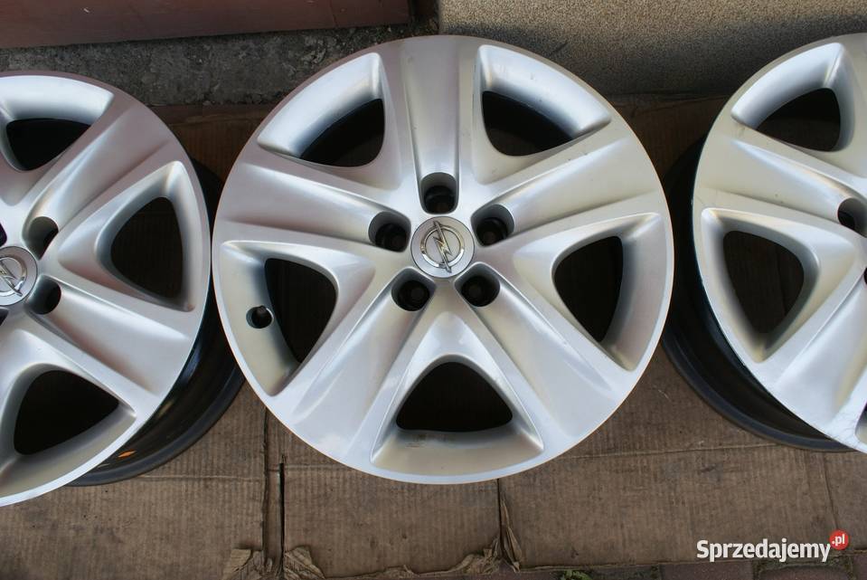 Felgi strukturalne kołpaki 7Jx17 Opel 5x105 ET42 Nozdrzec sprzedam