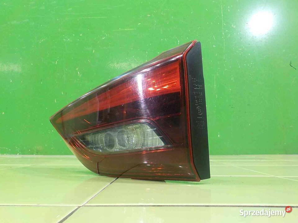 TOYOTA AVENSIS T27 T29 III LIFT II 17r KOMBI 5D Lampy tylne Części samochodowe