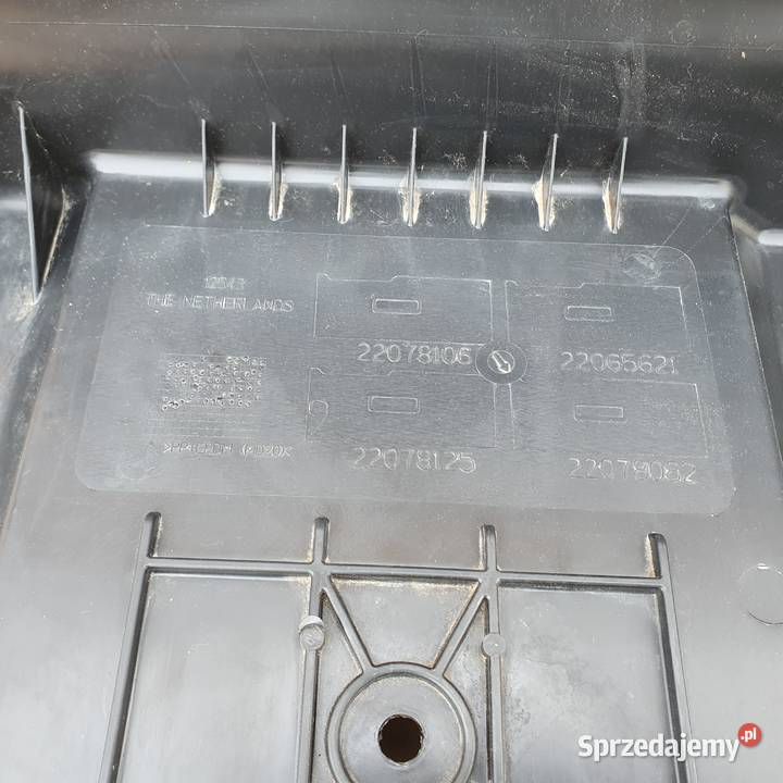 VOLVO FH4 POKRYWA AKUMULATORÓW PODEST Bieleń sprzedam