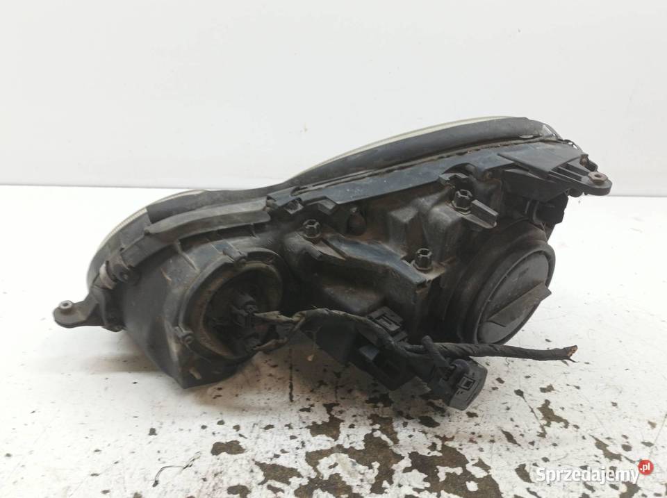 LAMPA PRZÓD PRAWA SOCZEWKA EU MercedesBenz